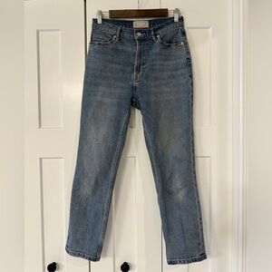 Everlane Original Cheeky jeans in light wash. Size 25.